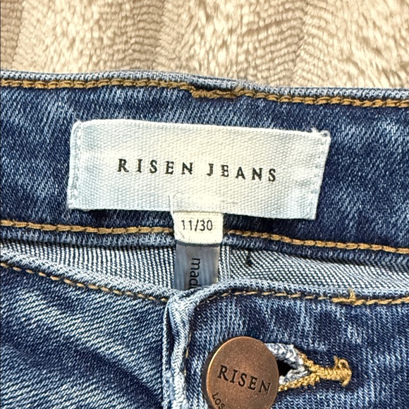 High-Rise Wide-Leg Women's Jeans in Deep Blue Wash - Picture 2 of 6